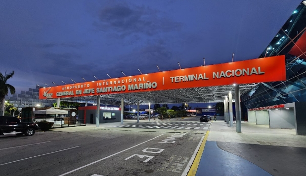 fachada do Aeropuerto Santiago Mariño en Margarita